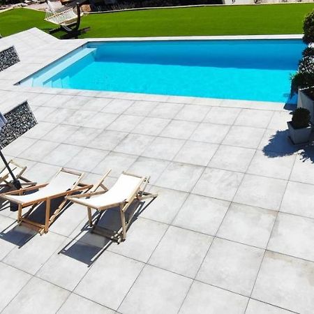 Chambre Vue Lac Av Piscine Prunières Exteriér fotografie
