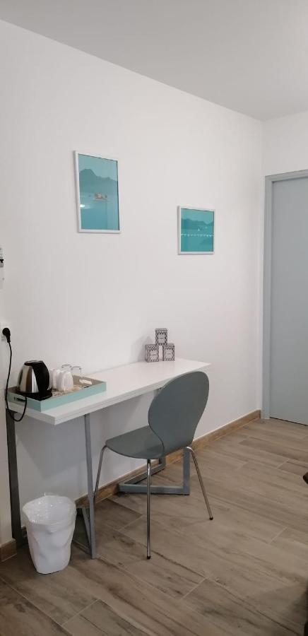 Chambre Vue Lac Av Piscine Prunières Exteriér fotografie