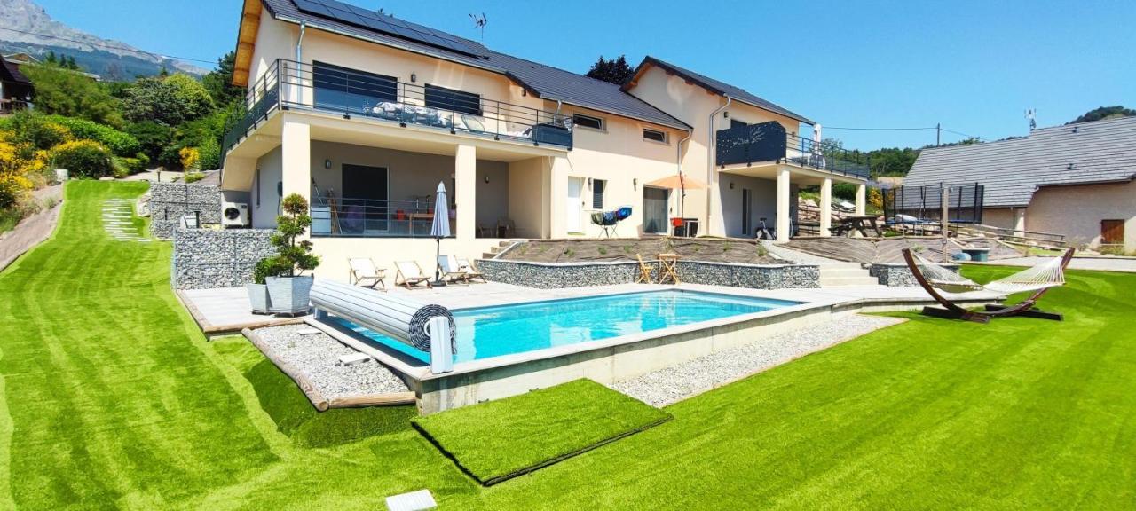 Chambre Vue Lac Av Piscine Prunières Exteriér fotografie